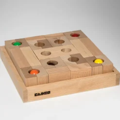 Kugelbahn aus Holz