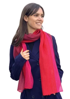 Roter Leinenschal